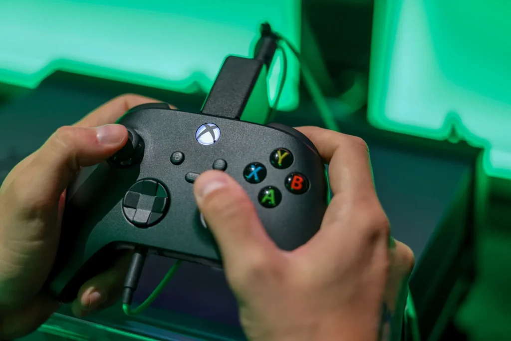 1x-1-1024x683 Microsoft Raises Xbox Series X Price by $100 Amid Global Supply Chain Pressures.
